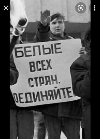 Танк-памятник Т-34 в Нарве снят с постамента.