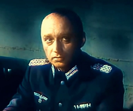 Воевал, дошёл почти до Берлина, имел награды, но врагов играл часто и здорово: к 100-летию со дня рождения Николая Прокоповича