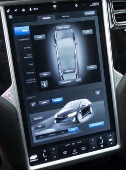 Tesla представила новый кроссовер Model X