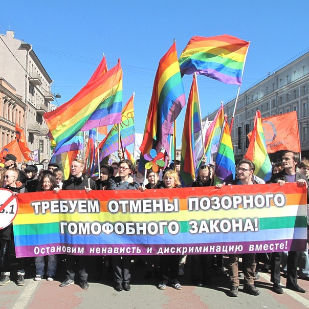 Школьница в Екатеринбурге пришла на 1 Сентября в нижнем белье