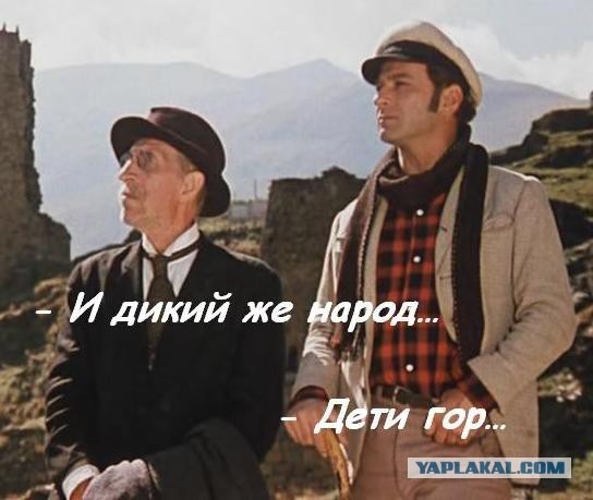 Толпа разъерённых мамаш с маленькими детьми на руках устроила массовую потасовку на торжестве