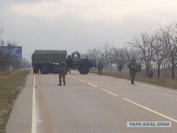 В Крыму захвачены Совмин и Верховная рада, официальных заявлений еще не было