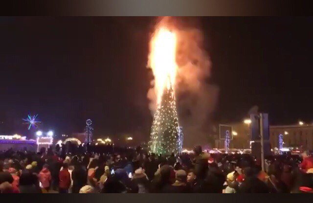 Ну, понеслась! Поздравления с Новым Годом по всей географии ЯПлакалъ!