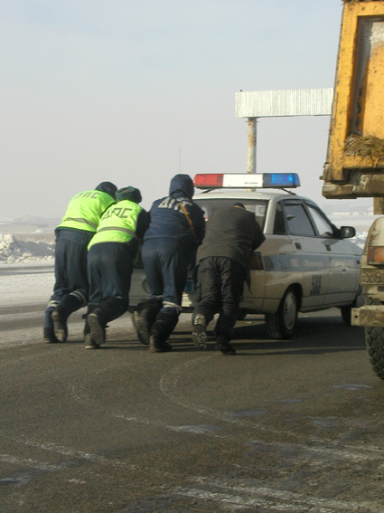 Будни сотрудников ГИБДД (23 фото)