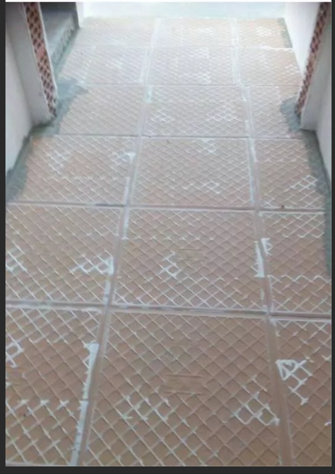 Работают плиточники