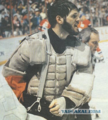 Разница между футболистом и хоккеистом