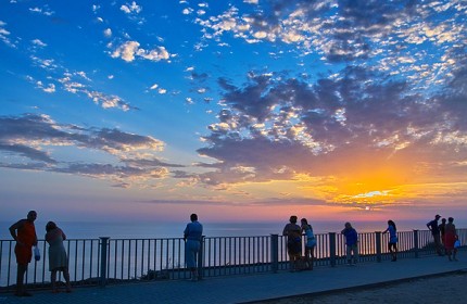 В Петербурге засыпают море