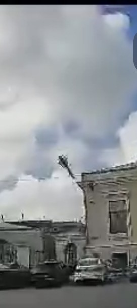 Момент прилета ракеты в Таганроге попал на видео