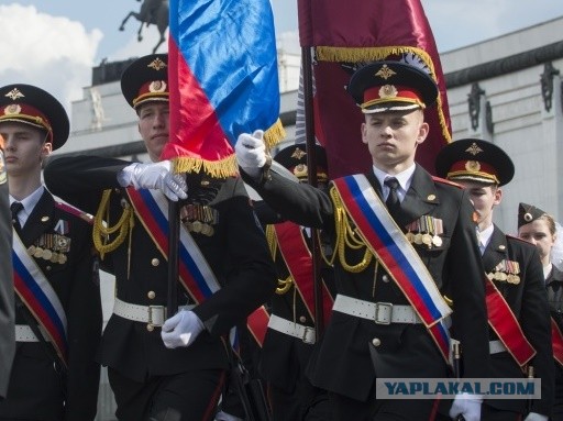 Мурманских школьников торжественно наградили медалями в честь 80-летия Победы
