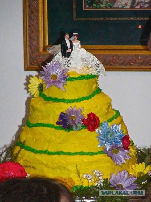 Самые (не)удачные  торты к свадебному столу