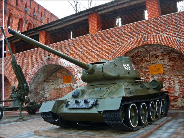 Внутри советского танка Т-34