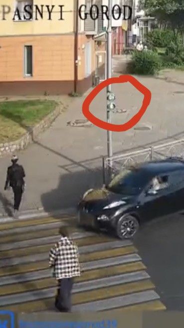 И снова идиот на электросамокате