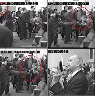 В Соловьёва кинули яйцо