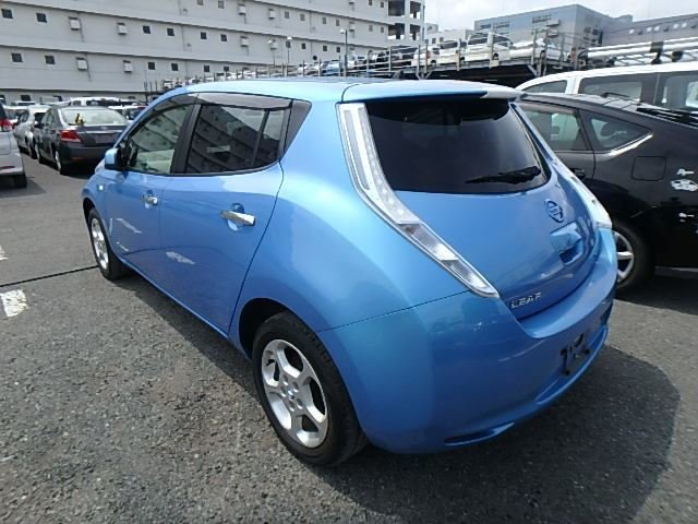 Купил семилетнюю "электричку" Nissan Leaf