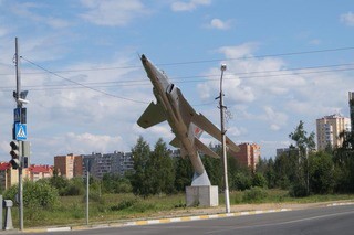 Автомобили на постаменте