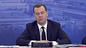 Чувак заснул на стуле