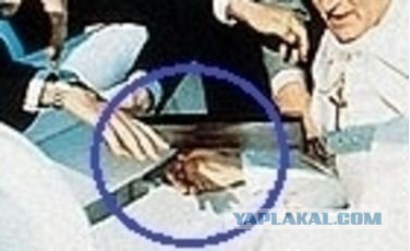 У гроба Папы Иоанна Павла II