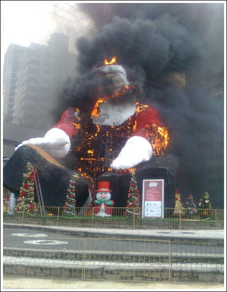 Санта сгорел на "рабочем месте"