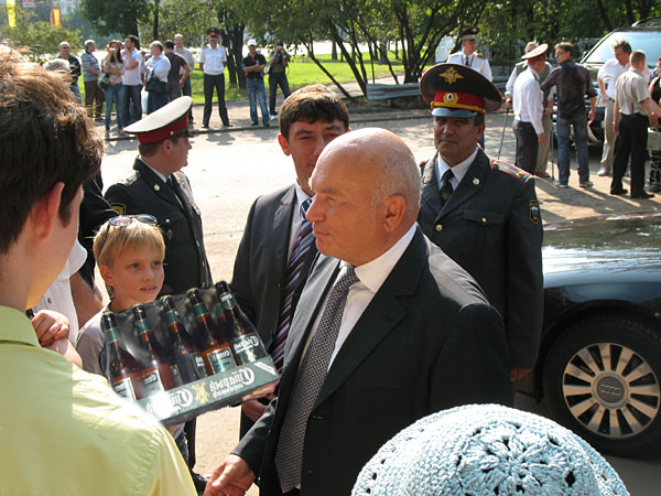 Фотожаба: Лужков и Мальчик