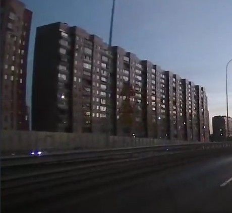 А потом появился он — леворядный герой!