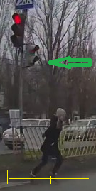 Она бежала на красный,  он летел...