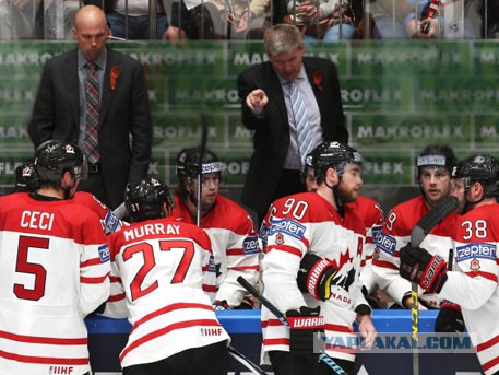 Тренеры канадской хоккейной сборной надели георгиевские ленточки на матч чемпионата мира