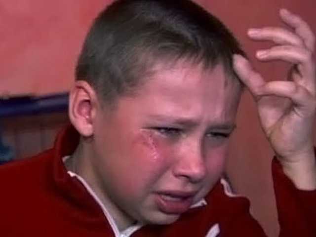 Плачущий мальчик картина мем