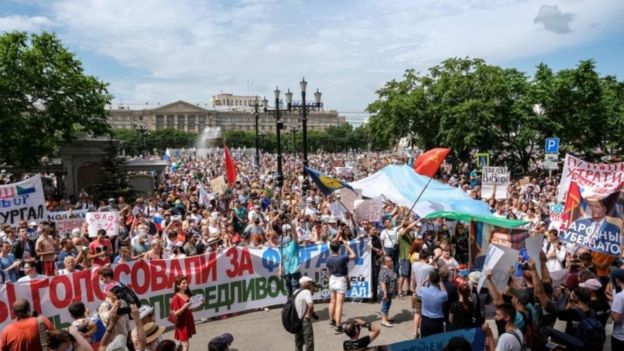 «У нас в Москве бомжи гораздо лучше одеваются»: Михаил Дегтярев раскритиковал хабаровчан за отсутствие стиля в одежде