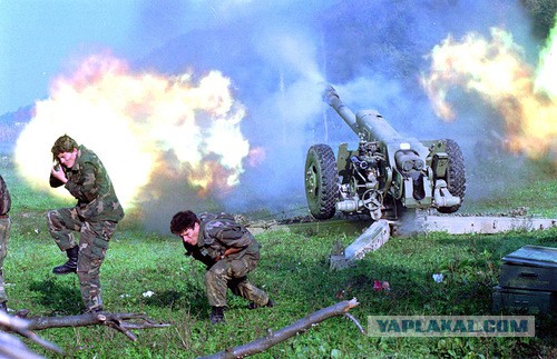 Пушка Д-20 была захвачена ополченцами.