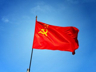 В Феодосии перепутали цвета российского флага