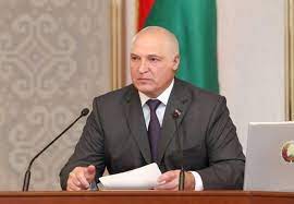 Лукашенко дал совет Зеленскому: «Уже пора побриться, одеться нормально