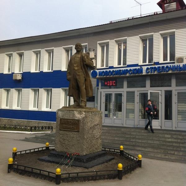Памятники Ленину