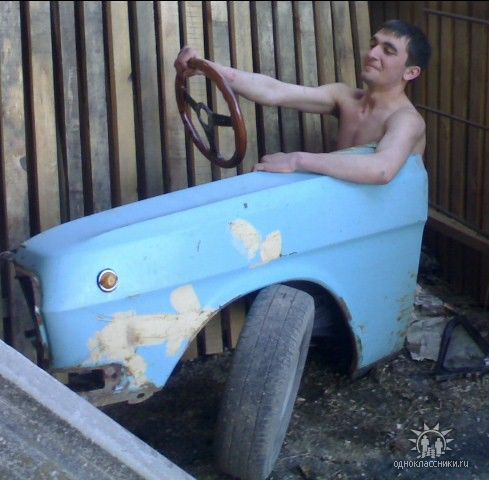 Автоюмор, смекалка, но чаще абсурд