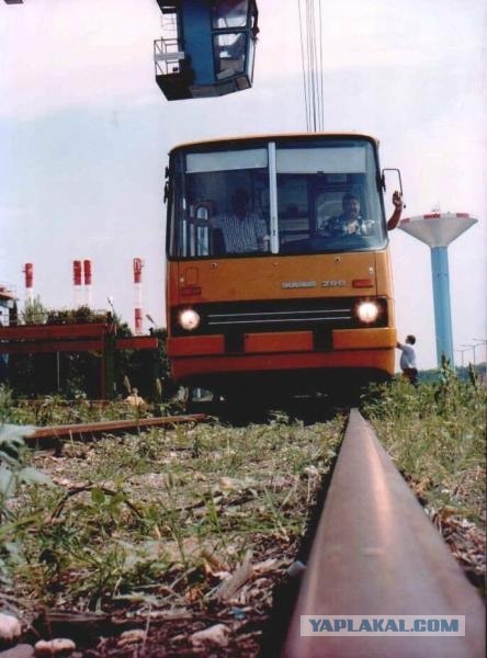 Поезд из... автобуса (12 фото)