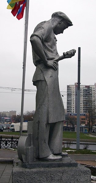 Необычные памятники в Москве