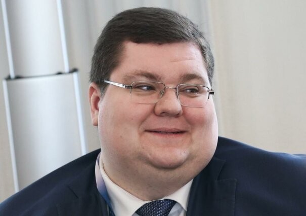 Депутат ГД РФ Швыткин призвал всех россиян "понять место в строю", а не "пузо греть за границей"