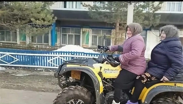 8 картинок с подписями, коллеги!