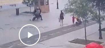 В Оренбурге на пешеходной улице подросток на питбайке наехал на мужчину с ребёнком на руках