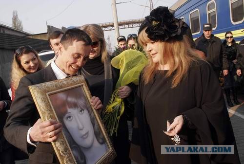 Алла Пугачева попросила Минюст признать ее иноагентом вслед за Максимом Галкиным*.