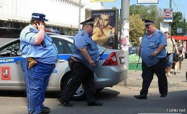Возмущенный водитель разгрузил зерно прямо на трассе.