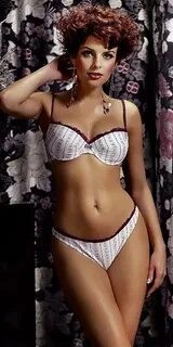 А вот интересно, что надевали на себя девушки лет так 30-40 назад?