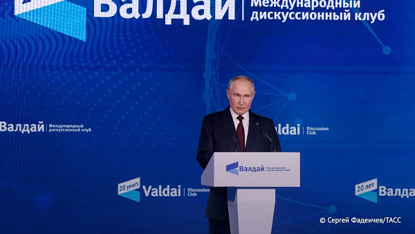 Власти Саратова, рекомендовавшие жителям убегать от дронов на скорости 135 км/ч, заявили, что это не будет нарушением ПДД