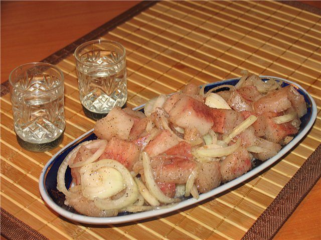 Необычная электричка на берегах Байкала