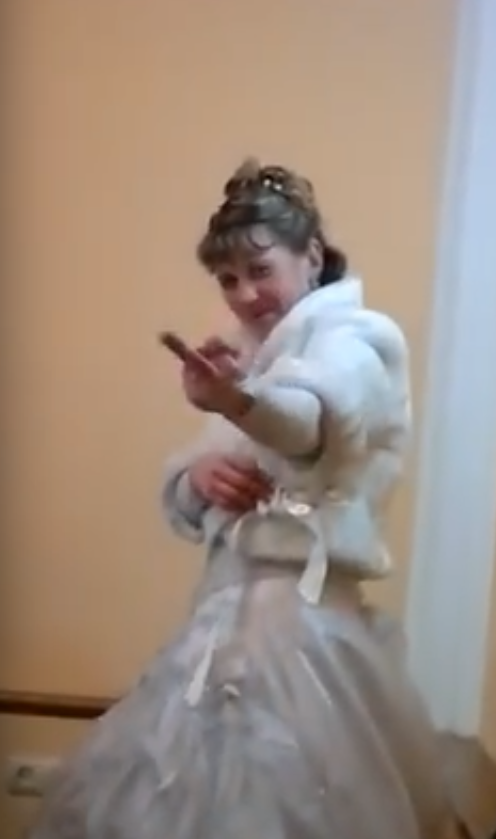 Отец жениха пи*дит невесту