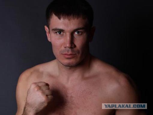 Боксер Роман Симаков умер после нокаута
