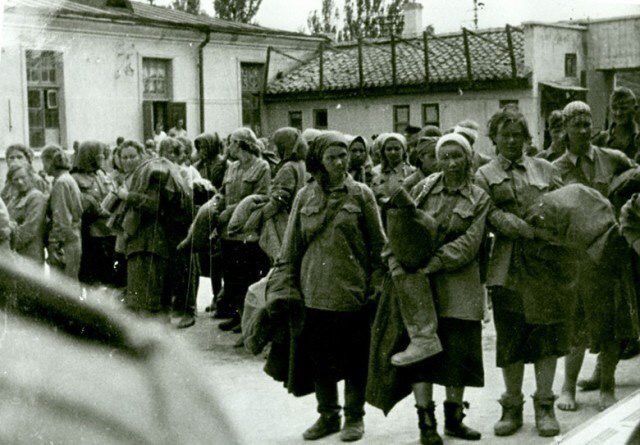 Советские женщины-военнослужащие в плену