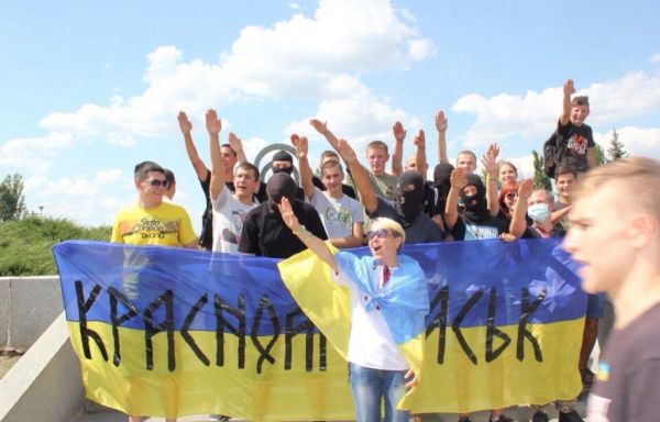 Пятнадцатилетнего уральского гонщика выгнали из команды после зигующего жеста