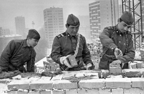Шойгу объявил, что Ким Чен Ын направит в Курскую область северокорейских саперов и строителей для восстановления региона