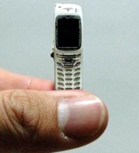 Нокиа маленький телефон. Nokia маленький телефон. Самый маленький телефон Nokia. Самая маленькая нокиа. Nokia маленький телефон 2000 год.