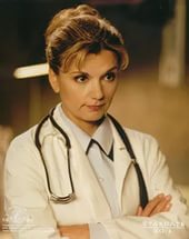 15 самых сексуальных женщин-врачей и медсестер из сериалов